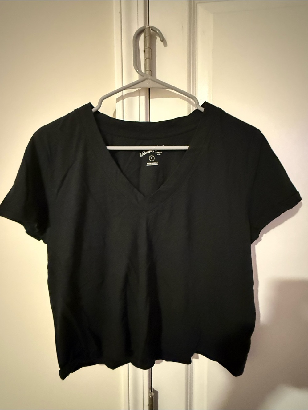 Universal Thread Black V-Neck Short Sleeve Tee